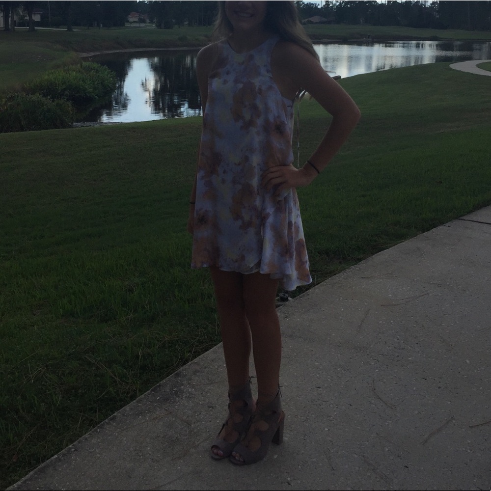 Dress - Picture 2 of 5